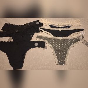 NWT Aerie thongs. Size M (bundle)